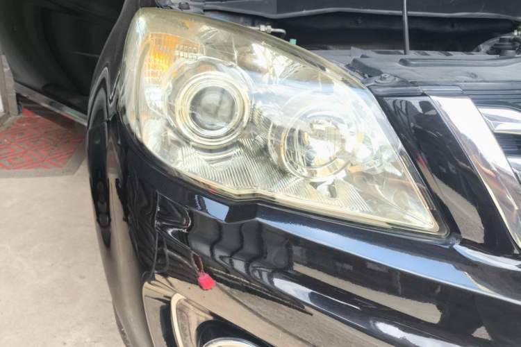 Used Haval H6 2013 Upgraded Model 1.5T Manual Two-Wheel Drive Elite Version Right Front Headlight