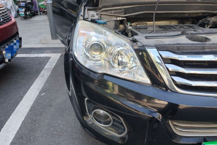 Used Haval H6 2013 Upgraded Model 1.5T Manual Two-Wheel Drive Urban Version Right Front Headlight