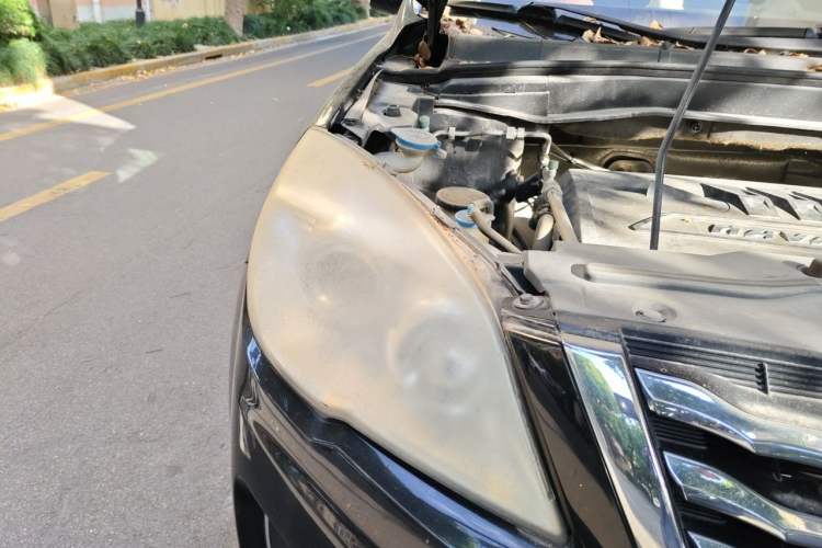 Used Haval H6 2013 Upgraded Model 1.5T Manual Two-Wheel Drive Elite Version Right Front Headlight