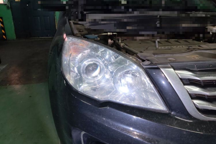 Used Haval H6 2013 Upgraded Model 1.5T Manual Two-Wheel Drive Elite Version Right Front Headlight