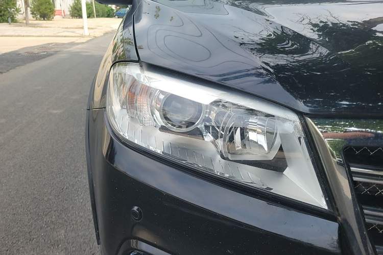 Used Haval H6 2013 Sports Edition 1.5T Manual Two-Wheel Drive Elite Model Right Front Headlight