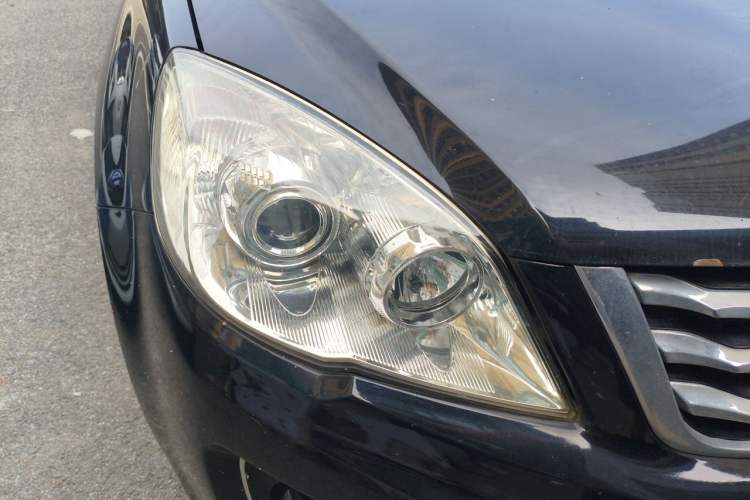 Used Haval H6 2013 Upgraded Model 1.5T Manual 4x4 Elite Version Right Front Headlight