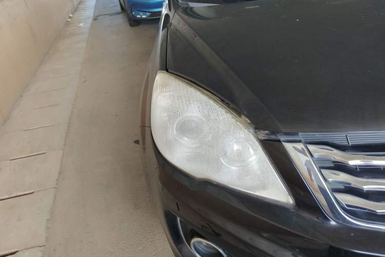 Used Haval H6 2013 Upgraded Model 1.5T Manual Two-Wheel Drive Elite Version Right Front Headlight