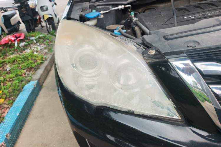 Used Haval H6 2013 Upgraded Model 1.5T Manual Two-Wheel Drive Urban Version Right Front Headlight