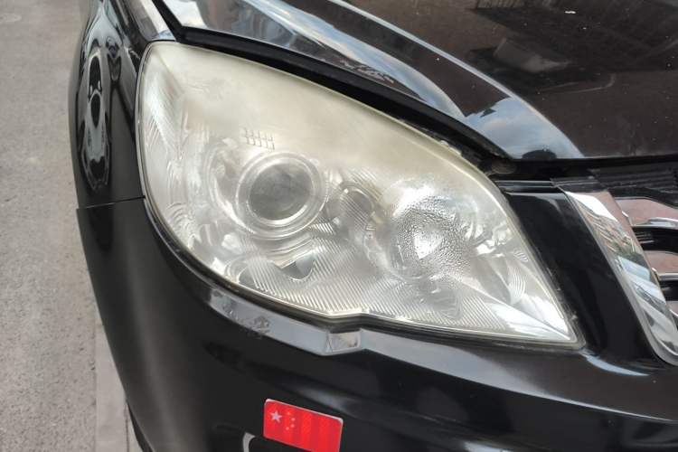 Used Haval H6 2013 Upgraded Model 1.5T Manual Two-Wheel Drive Elite Version Right Front Headlight
