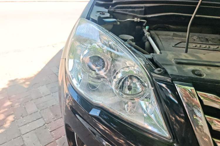 Used Haval H6 2013 Upgraded Model 1.5T Manual Two-Wheel Drive Elite Version Right Front Headlight