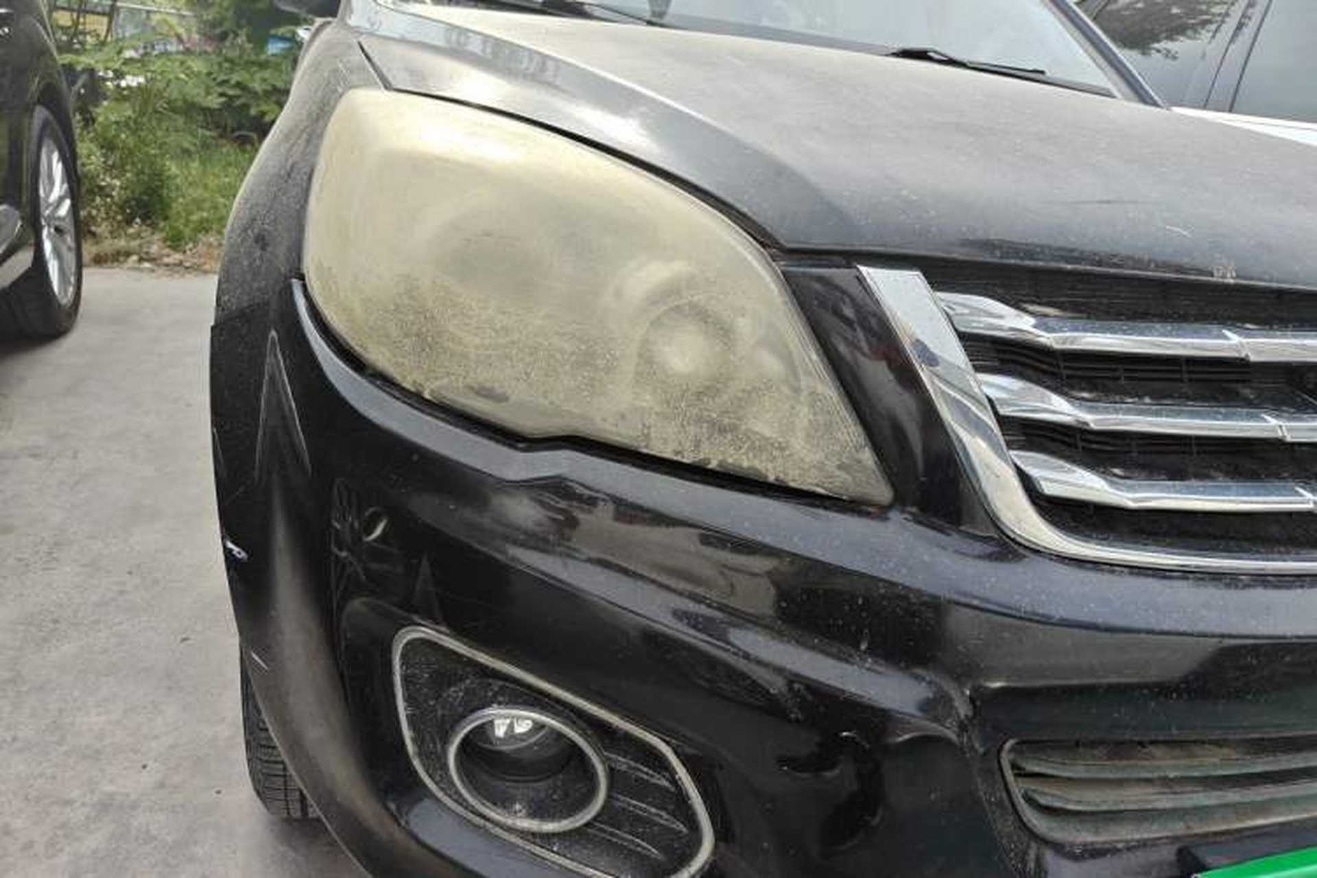 Used Haval H6 2013 Upgraded Model 2.4L Automatic Two-Wheel Drive Elite Version Right Front Headlight