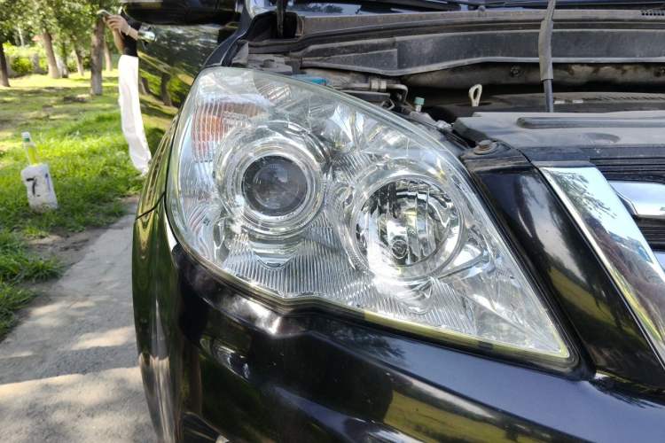 Used Haval H6 2013 Upgraded Model 2.4L Automatic Two-Wheel Drive Elite Version Right Front Headlight