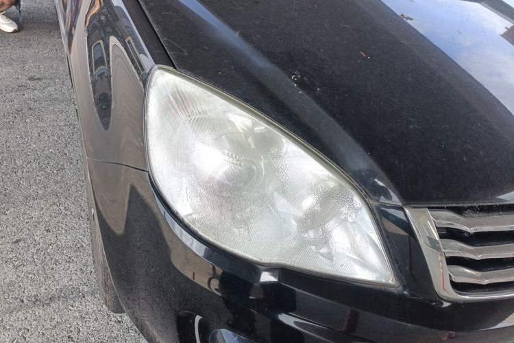 Used Haval H6 2013 Upgraded Model 1.5T Manual Two-Wheel Drive Elite Version Right Front Headlight