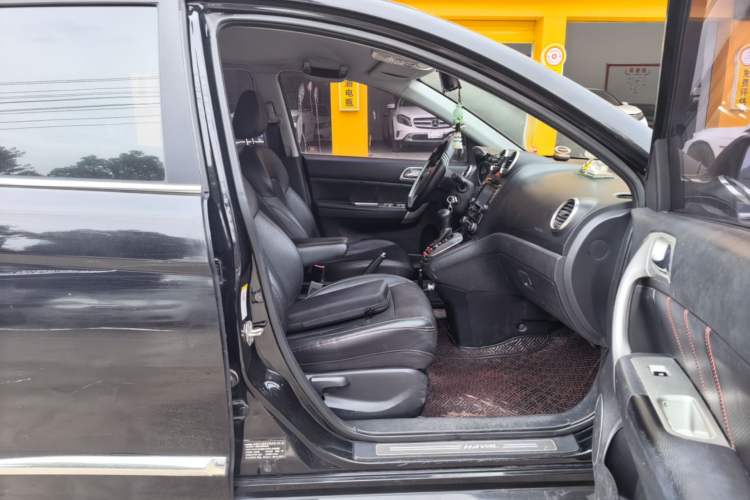 Used Haval H6 2013 Upgraded Model 2.4L Automatic Two-Wheel Drive Elite Version Right Front Seat