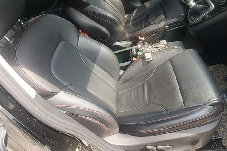 Used Haval H6 2013 Sport Edition 1.5T Manual Two-Wheel Drive Prestige Model Right Front Seat