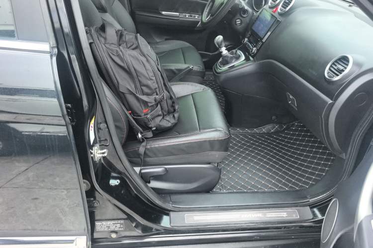 Used Haval H6 2013 Upgraded Model 1.5T Manual Two-Wheel Drive Elite Version Right Front Seat