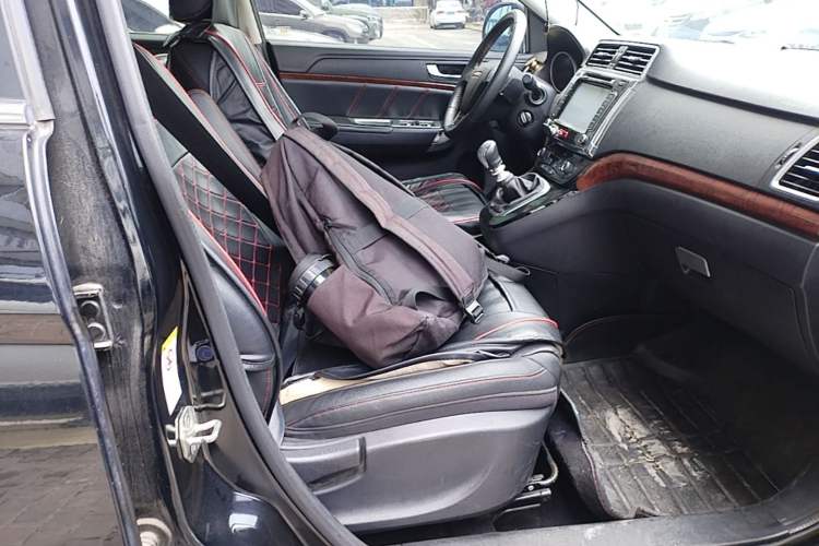 Used Haval H6 2013 Sports Edition 1.5T Manual Two-Wheel Drive Elite Model Right Front Seat