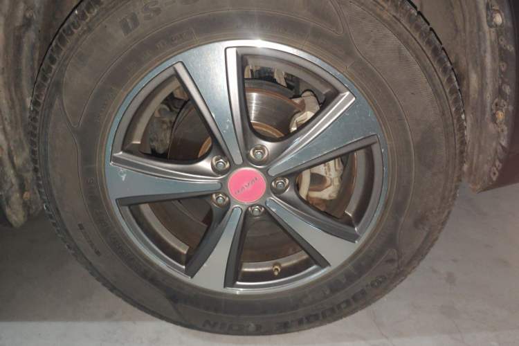 Used Haval H6 2013 Sport Edition 1.5T Manual Two-Wheel Drive Prestige Model Right Front Wheel Hub