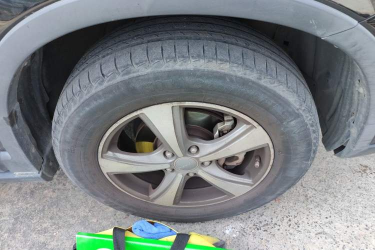 Used Haval H6 2013 Sports Edition 1.5T Manual Two-Wheel Drive Elite Model Right Front Wheel Hub