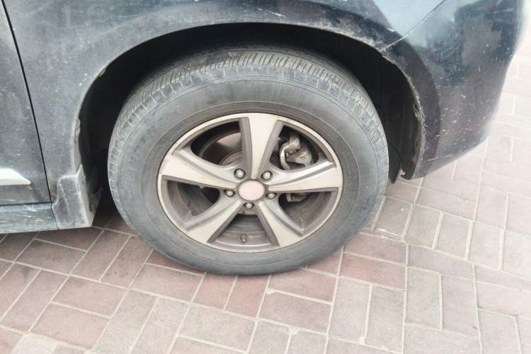 Used Haval H6 2013 Upgraded Model 1.5T Manual Two-Wheel Drive Elite Version Right Front Wheel Hub