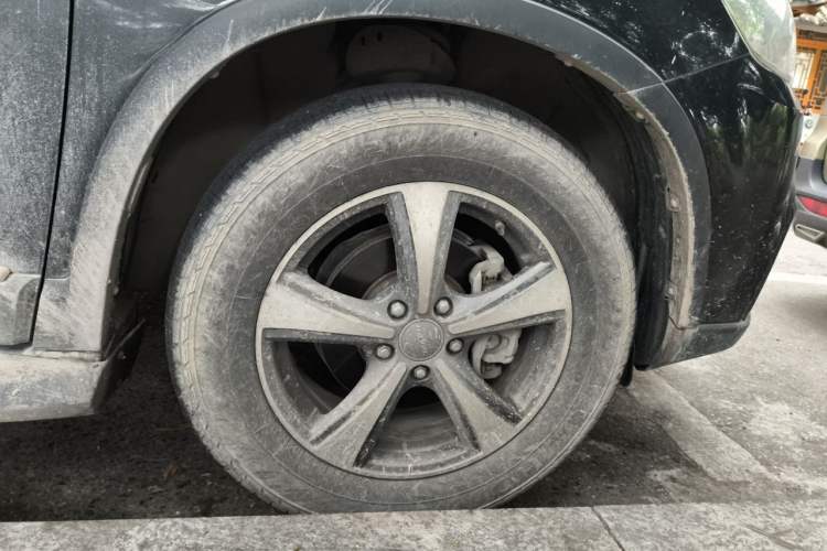 Used Haval H6 2013 Sports Edition 1.5T Manual Two-Wheel Drive Elite Model Right Front Wheel Hub
