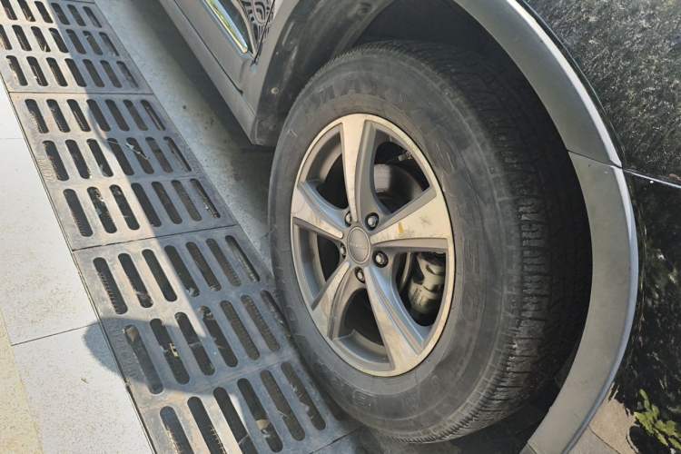 Used Haval H6 2013 Sports Edition 1.5T Manual Two-Wheel Drive Elite Model Right Front Wheel Hub