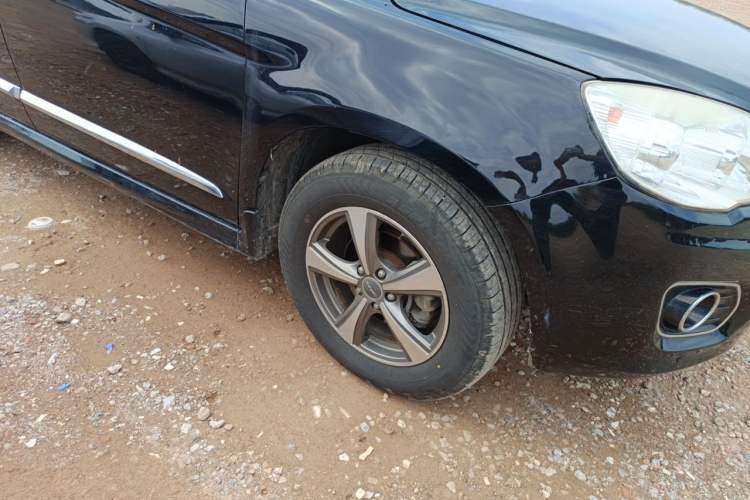 Used Haval H6 2013 Upgraded Model 2.4L Automatic Two-Wheel Drive Elite Version Right Front Wheel Hub