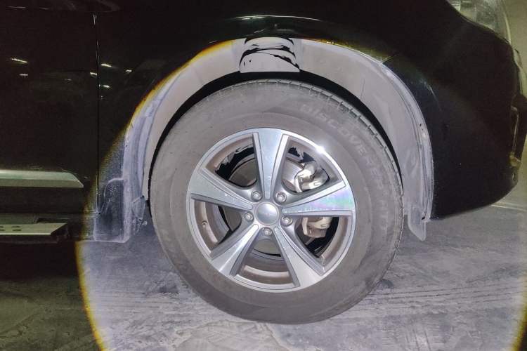 Used Haval H6 2013 Upgraded Model 1.5T Manual Two-Wheel Drive Elite Version Right Front Wheel Hub