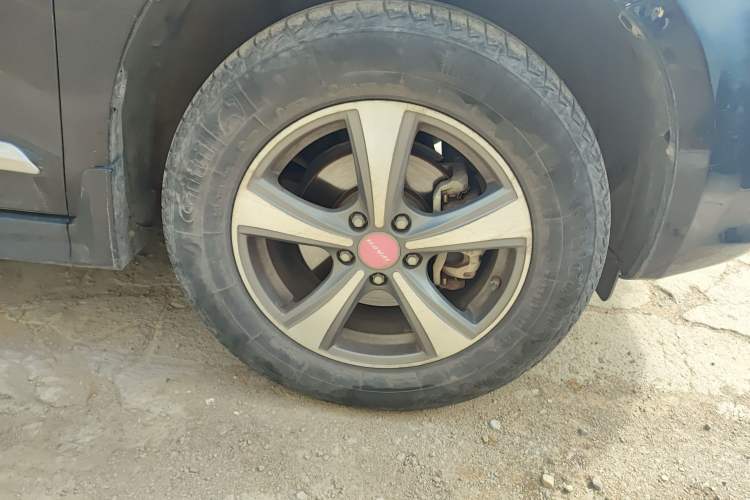 Used Haval H6 2013 Upgraded Model 1.5T Manual Two-Wheel Drive Urban Version Right Front Wheel Hub