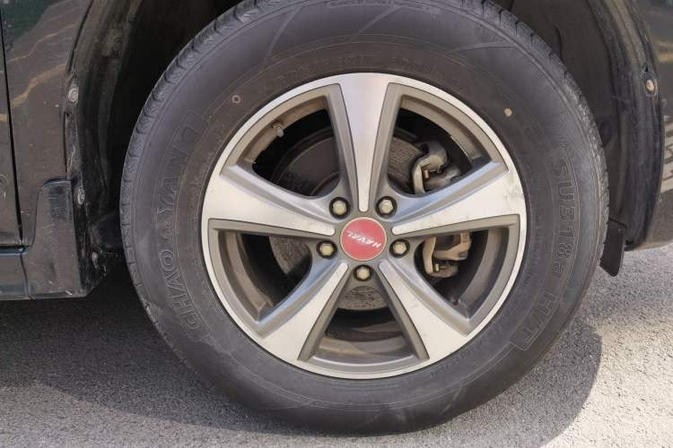 Used Haval H6 2013 Upgraded Model 1.5T Manual Two-Wheel Drive Elite Version Right Front Wheel Hub