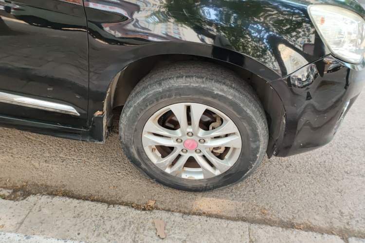 Used Haval H6 2013 Upgraded Model 1.5T Manual Two-Wheel Drive Elite Version Right Front Wheel Hub