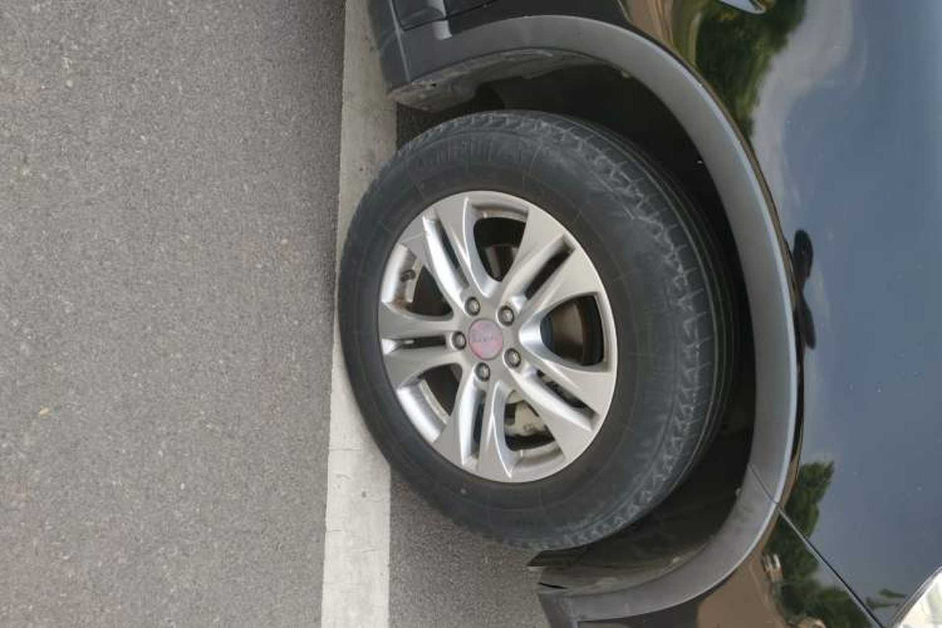 Used Haval H6 2013 Sport Edition 1.5T Manual Two-Wheel Drive Urban Model Right Front Wheel Hub