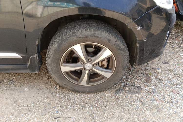 Used Haval H6 2013 Sports Edition 1.5T Manual Two-Wheel Drive Elite Model Right Front Wheel Hub