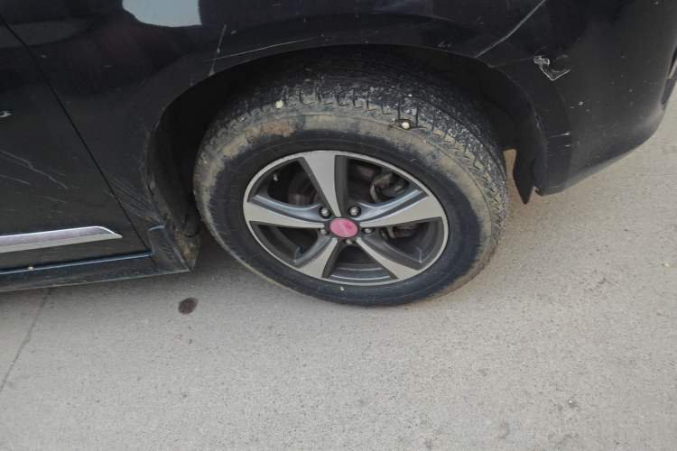 Used Haval H6 2013 Upgraded Model 1.5T Manual Two-Wheel Drive Elite Version Right Front Wheel Hub