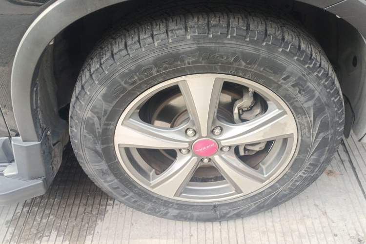 Used Haval H6 2013 Upgraded Model 1.5T Manual Two-Wheel Drive Prestige Version Right Front Wheel Hub