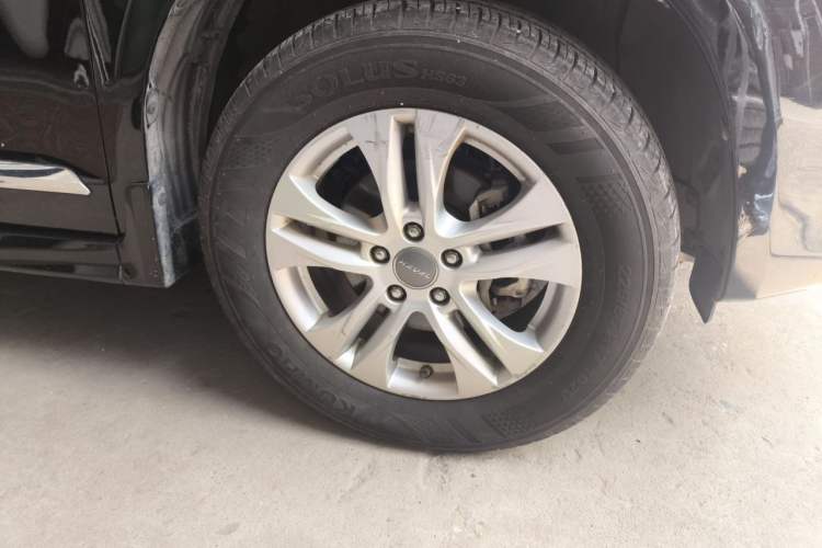 Used Haval H6 2013 Upgraded Model 1.5T Manual Two-Wheel Drive Elite Version Right Front Wheel Hub