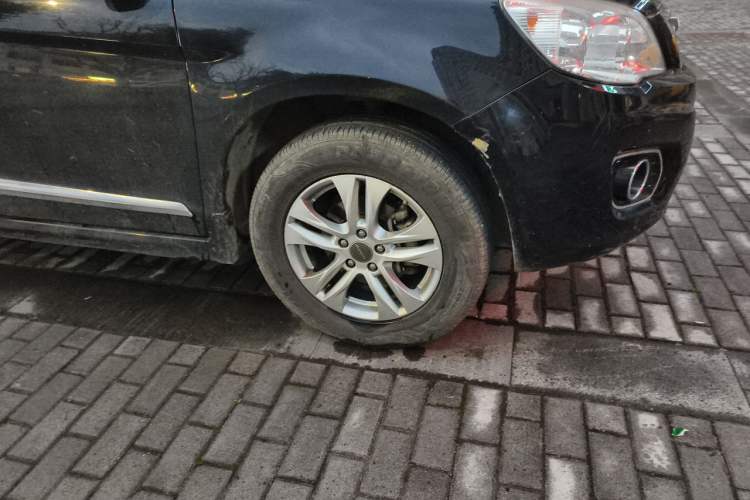 Used Haval H6 2013 Upgraded Model 1.5T Manual Two-Wheel Drive Elite Version Right Front Wheel Hub