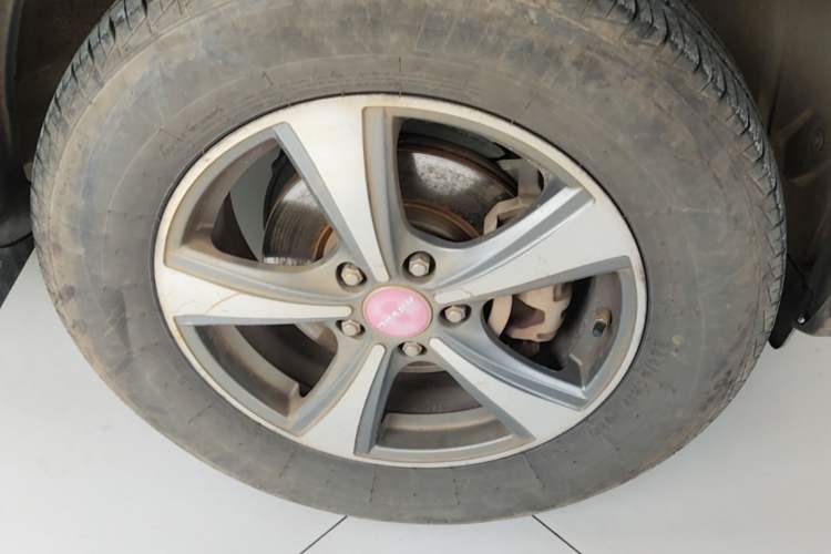 Used Haval H6 2013 Upgraded Model 1.5T Manual Two-Wheel Drive Elite Version Right Front Wheel Hub