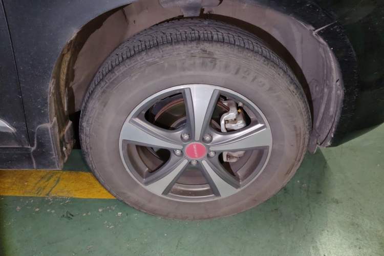 Used Haval H6 2013 Upgraded Model 1.5T Manual Two-Wheel Drive Elite Version Right Front Wheel Hub