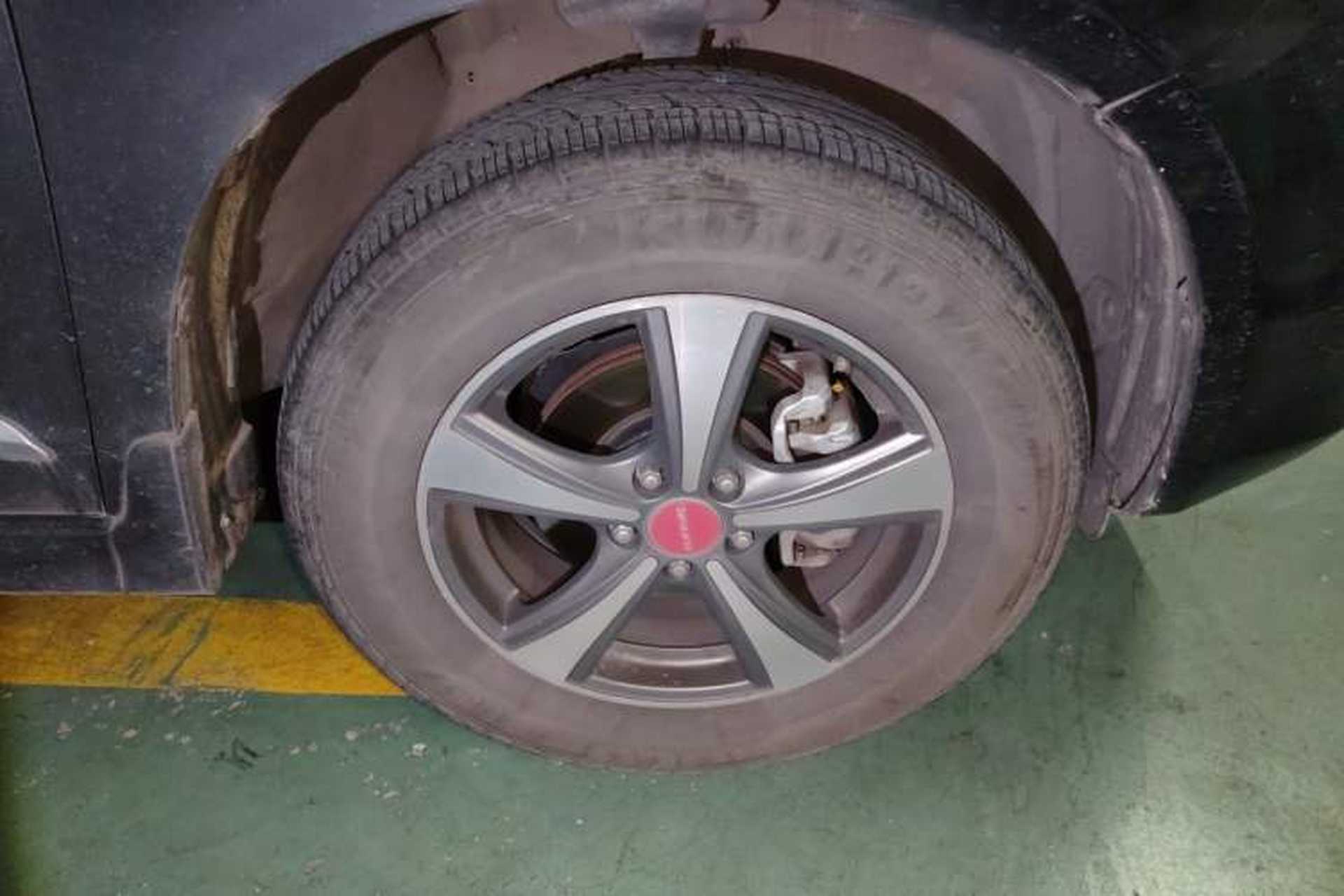 Used Haval H6 2013 Upgraded Model 1.5T Manual Two-Wheel Drive Elite Version Right Front Wheel Hub
