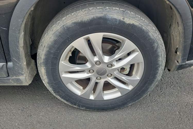 Used Haval H6 2013 Sports Edition 1.5T Manual Two-Wheel Drive Elite Model Right Front Wheel Hub