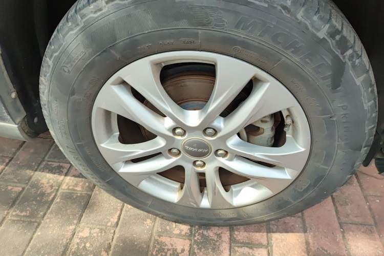 Used Haval H6 2013 Sports Edition 1.5T Manual Two-Wheel Drive Elite Model Right Front Wheel Hub