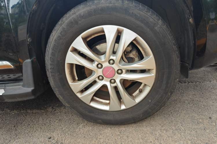 Used Haval H6 2013 Upgraded Model 1.5T Manual Two-Wheel Drive Elite Version Right Front Wheel Hub