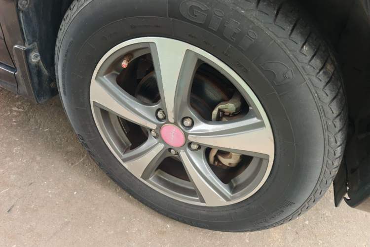 Used Haval H6 2013 Upgraded Model 1.5T Manual Two-Wheel Drive Urban Version Right Front Wheel Hub
