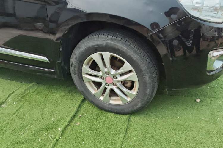 Used Haval H6 2013 Upgraded Model 1.5T Manual Two-Wheel Drive Elite Version Right Front Wheel Hub