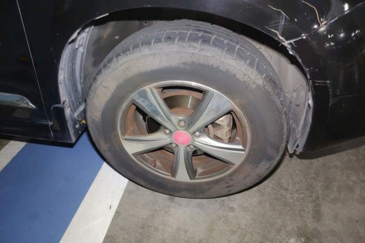 Used Haval H6 2013 Upgraded Model 1.5T Manual Two-Wheel Drive Elite Version Right Front Wheel Hub