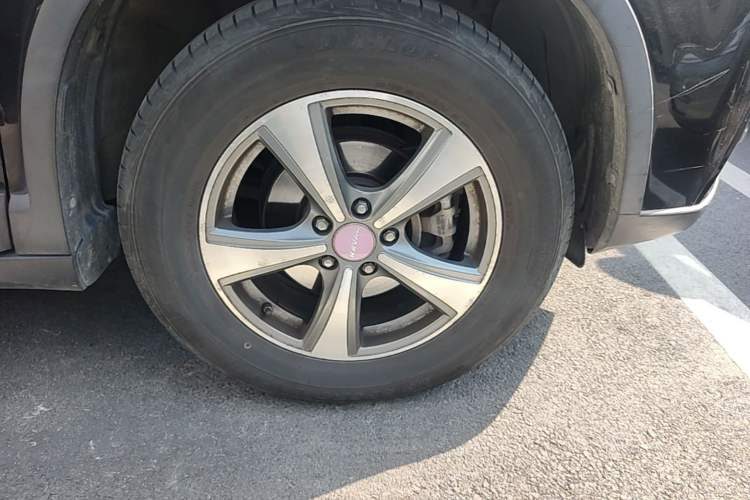 Used Haval H6 2013 Sport Edition 1.5T Manual Two-Wheel Drive Prestige Model Right Front Wheel Hub