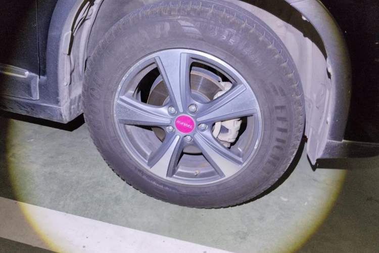 Used Haval H6 2013 Sport Edition 1.5T Manual Two-Wheel Drive Prestige Model Right Front Wheel Hub