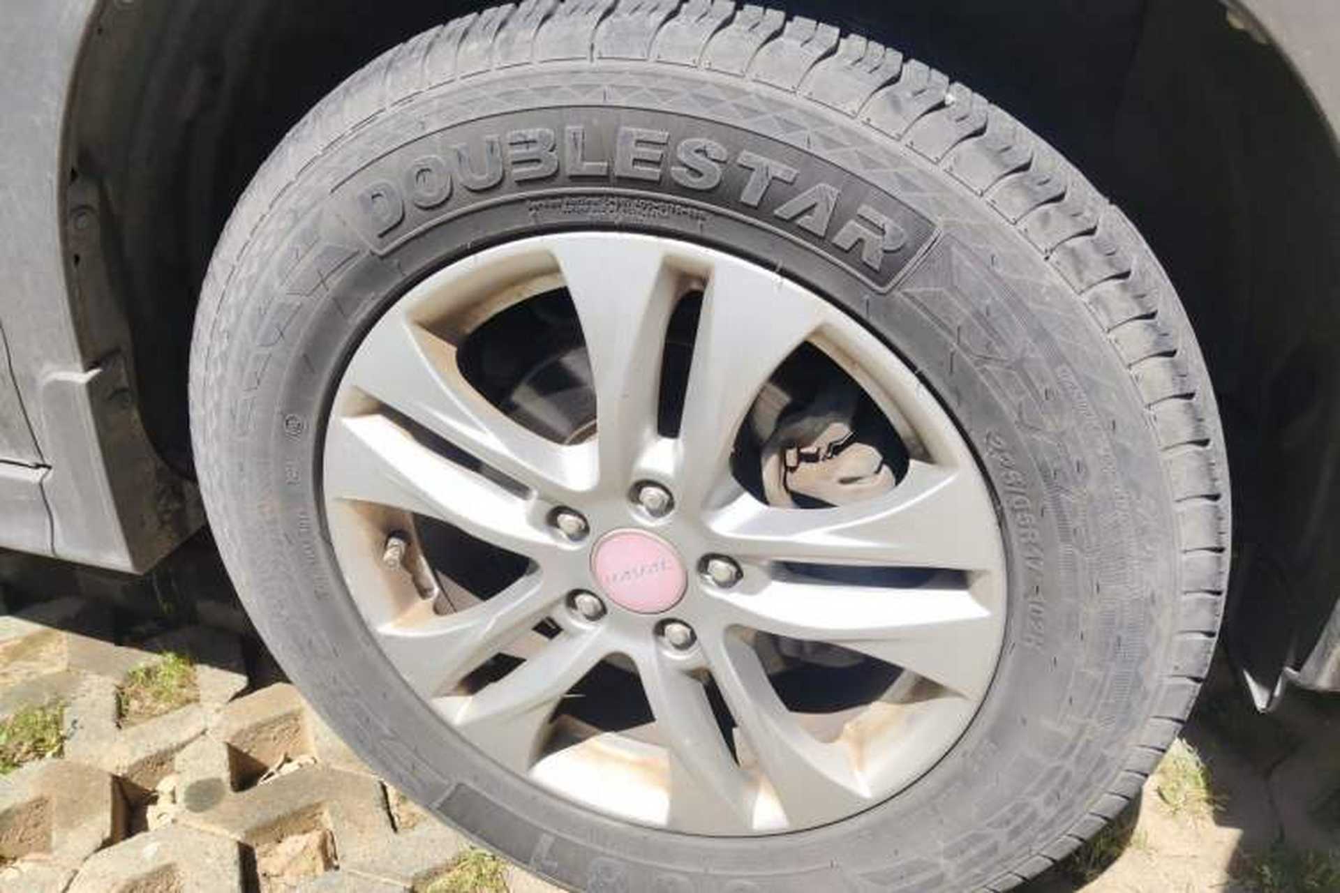 Used Haval H6 2013 Upgraded Model 1.5T Manual Two-Wheel Drive Prestige Version Right Front Wheel Hub