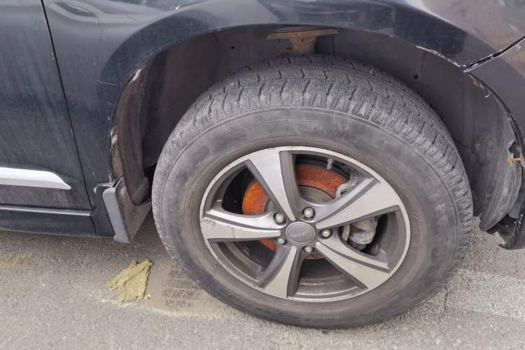 Used Haval H6 2013 Upgraded Model 1.5T Manual Two-Wheel Drive Elite Version Right Front Wheel Hub