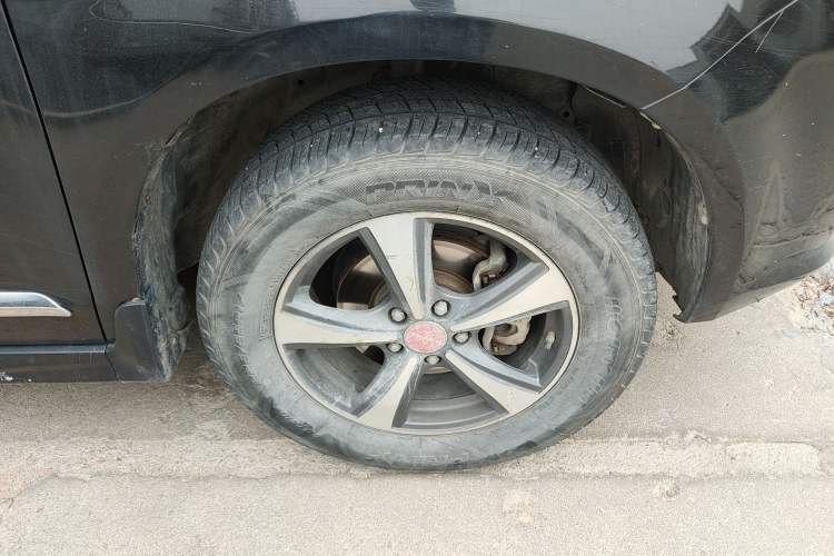 Used Haval H6 2013 Upgraded Model 1.5T Manual Two-Wheel Drive Urban Version Right Front Wheel Hub