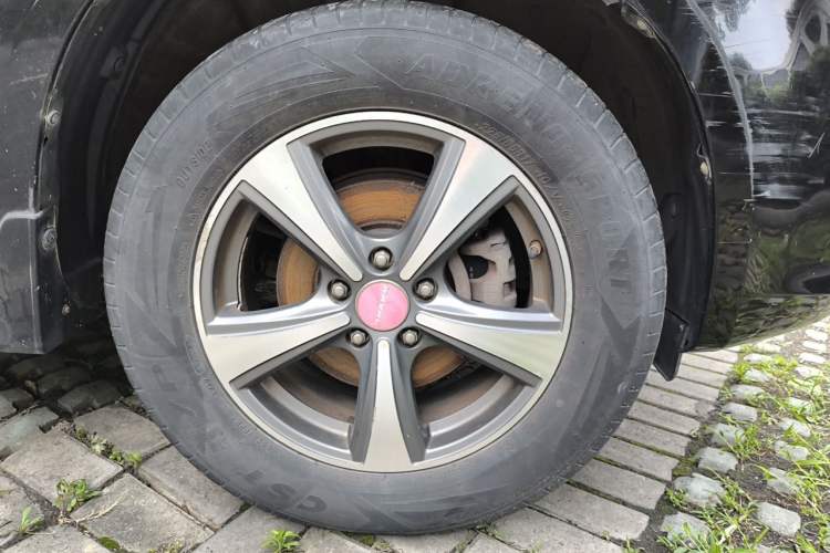 Used Haval H6 2013 Sport Edition 1.5T Manual Two-Wheel Drive Urban Model Right Front Wheel Hub