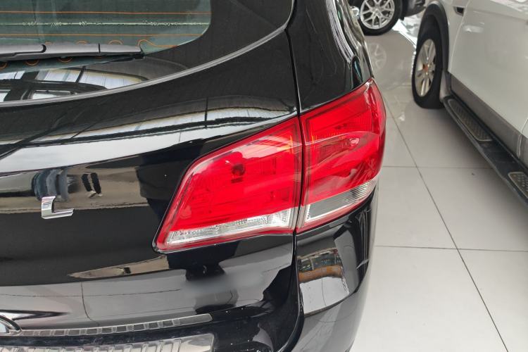 Used Haval H6 2013 Upgraded Model 1.5T Manual Two-Wheel Drive Elite Version Right Rear Taillight