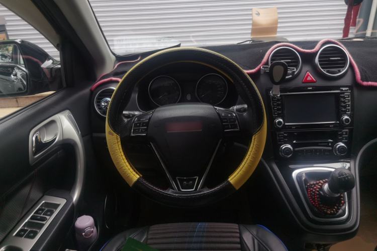 Used Haval H6 2013 Upgraded Model 1.5T Manual Two-Wheel Drive Elite Version Steering Wheel